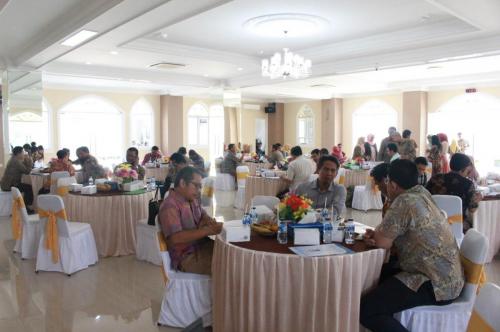 rapat dunia usaha dunia industri